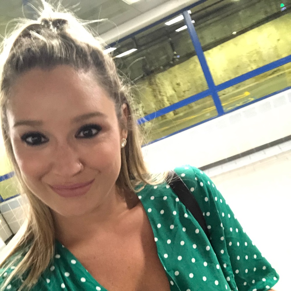 Meet your Posher, Danielle